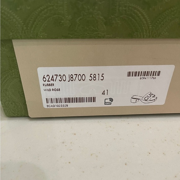 Brand New Pink Gucci woman’s slide sandal with logo rubber - Picture 6 of 8